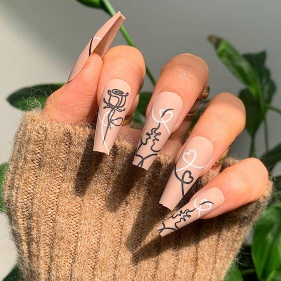 Line Art Long Kiss pattern coffin nails