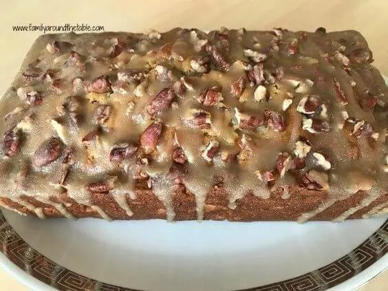 Apple Praline Bread via @everythingabode