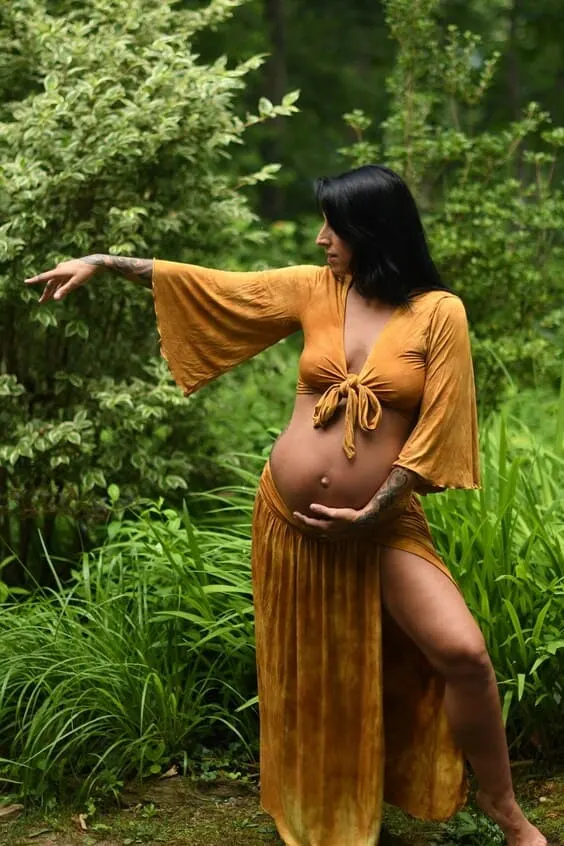 bohemian maternity outfit idea