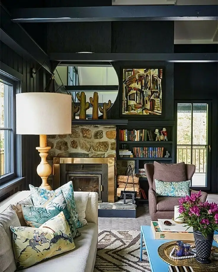 One clear focal point in a living room